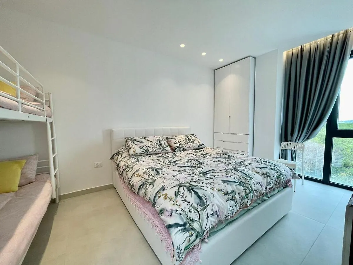 Lovely Sea-View Apartment Golem